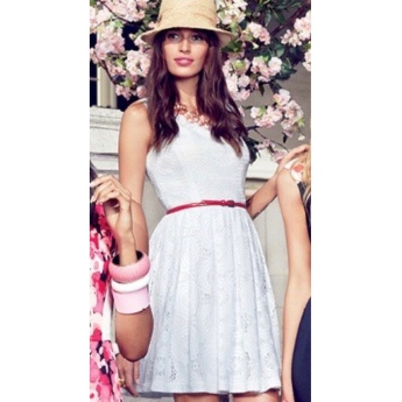 NEW YORK & COMPANY Dress Midi White Lace Overlay Medallion Lined Size 8 - Picture 3 of 10